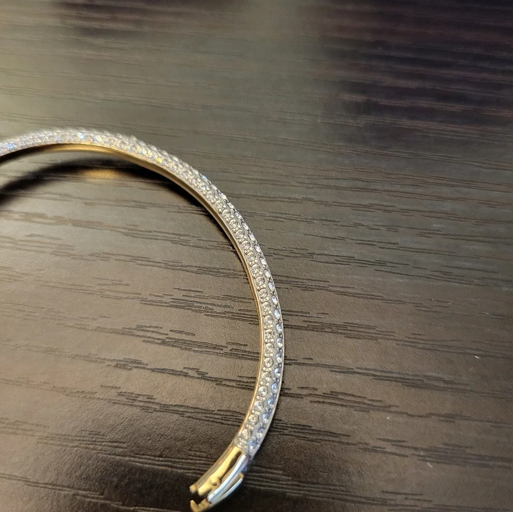 Swarovski Crystal  Bangle Bracelet White - Gold Plating New In Original Box - Picture 7 of 14